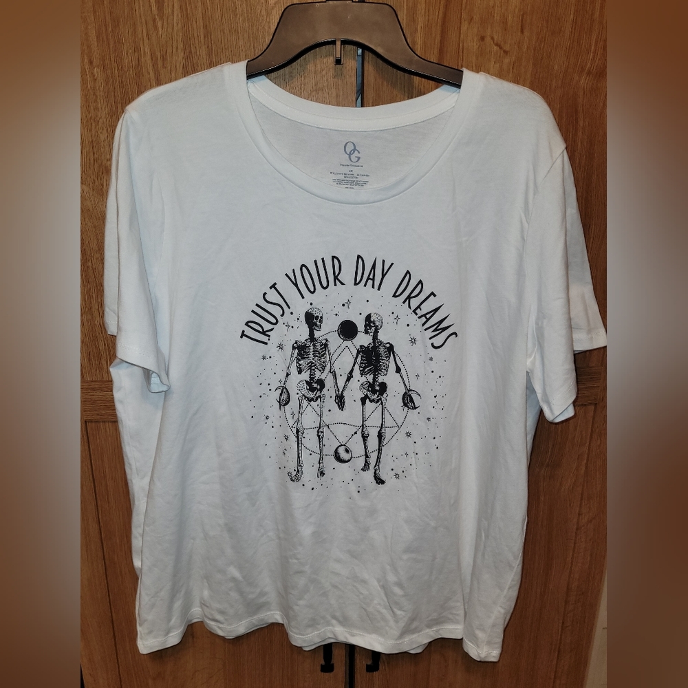 NWOT 2xl organic generation skeleton tee